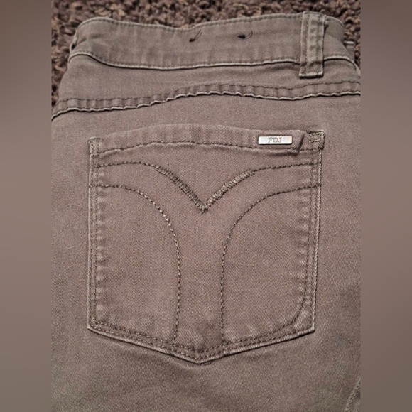 FDJ French Dressing Jean
Olivia
Army Green
High-rise 
Straight Leg
Sz. 14x31 - Picture 8 of 9